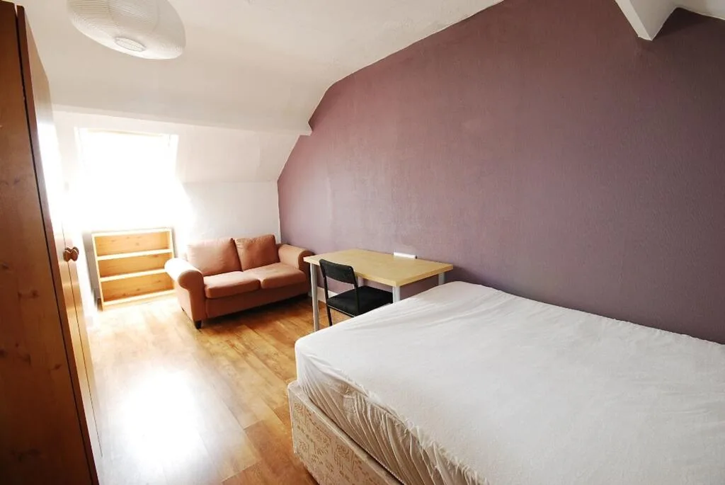6 bedroom terraced house for rent