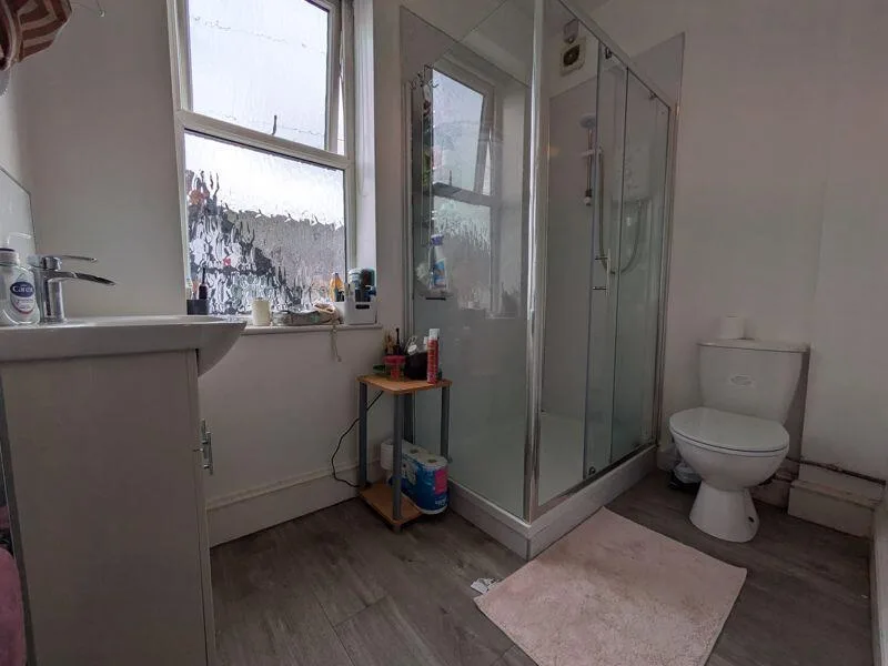 6 bedroom terraced house for rent