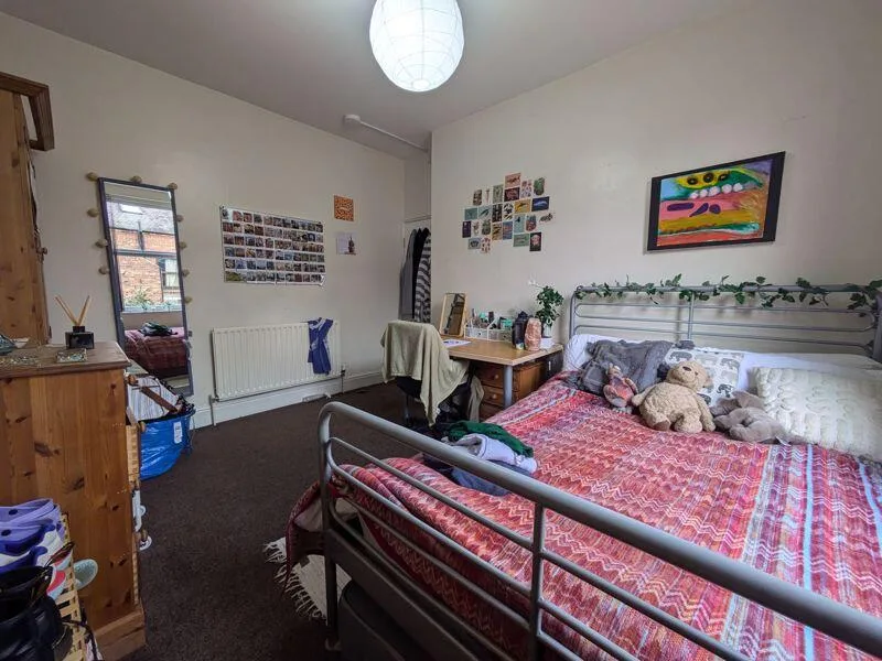 6 bedroom terraced house for rent