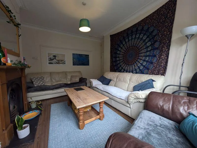 6 bedroom terraced house for rent