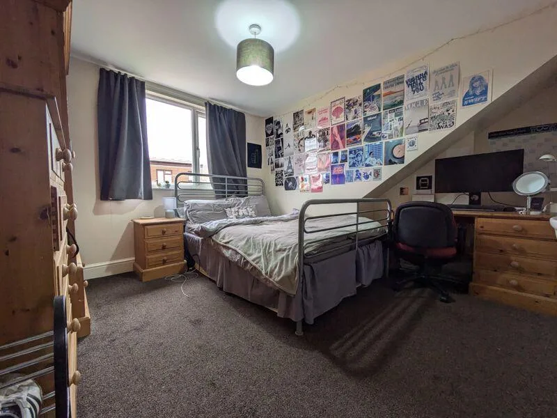 6 bedroom terraced house for rent