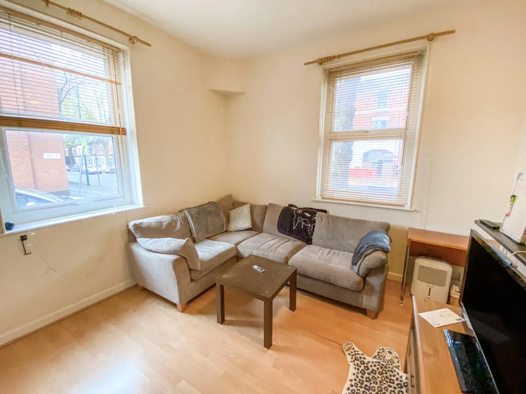 4 bedroom end of terrace house for rent