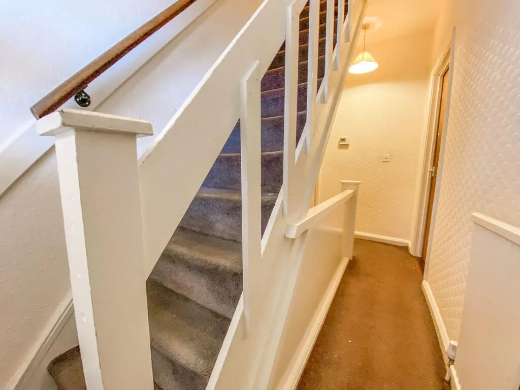 4 bedroom end of terrace house for rent