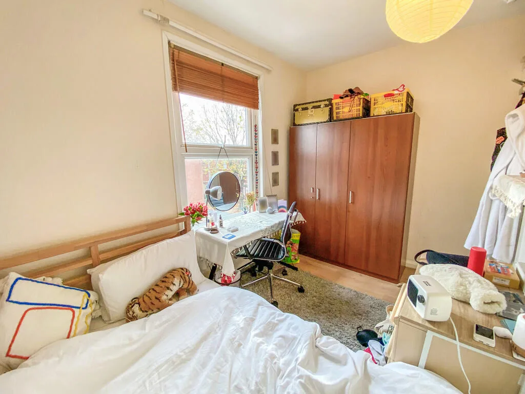 4 bedroom end of terrace house for rent