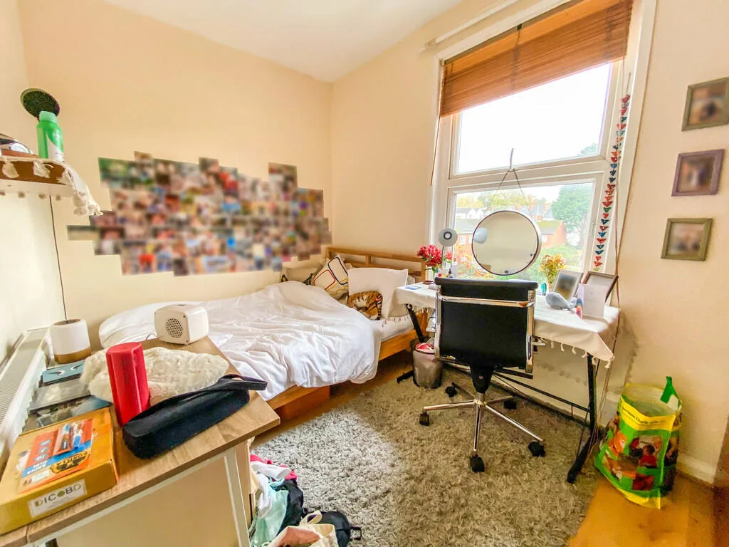 4 bedroom end of terrace house for rent