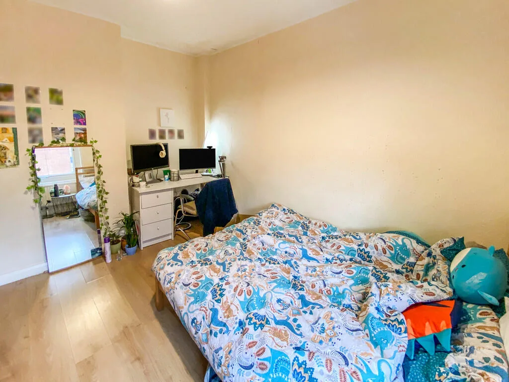 4 bedroom end of terrace house for rent
