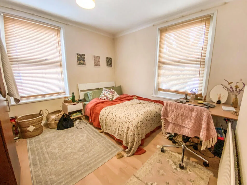 4 bedroom end of terrace house for rent