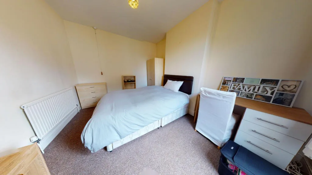 4 bedroom semi-detached house for rent