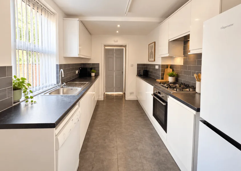 4 bedroom semi-detached house for rent