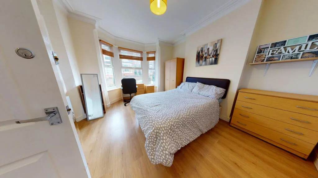 4 bedroom semi-detached house for rent