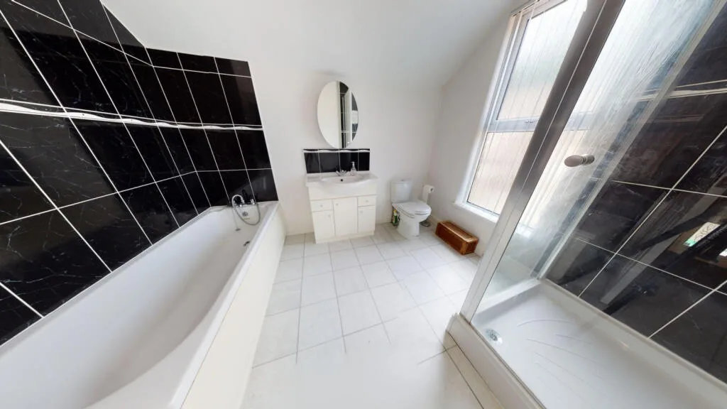 4 bedroom semi-detached house for rent