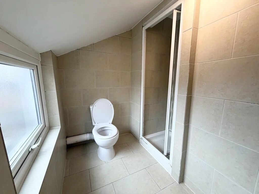 9 bedroom semi-detached house for rent