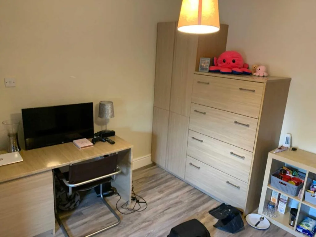 9 bedroom semi-detached house for rent