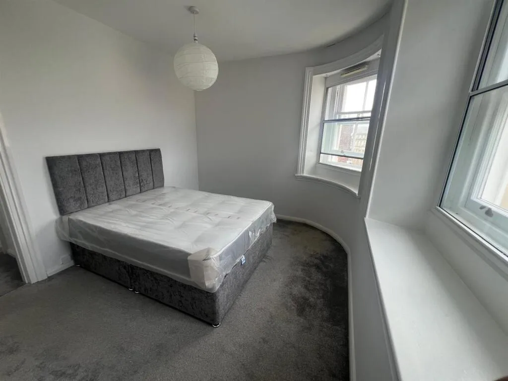 2 bedroom house for rent