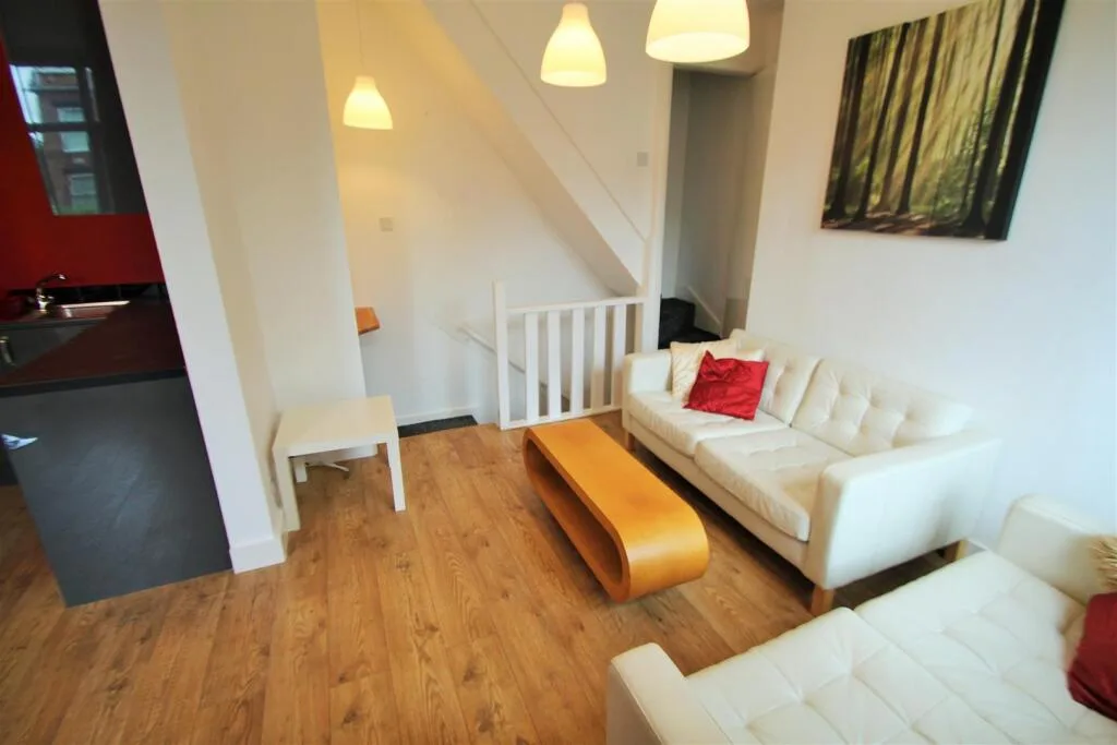 4 bedroom terraced house for rent