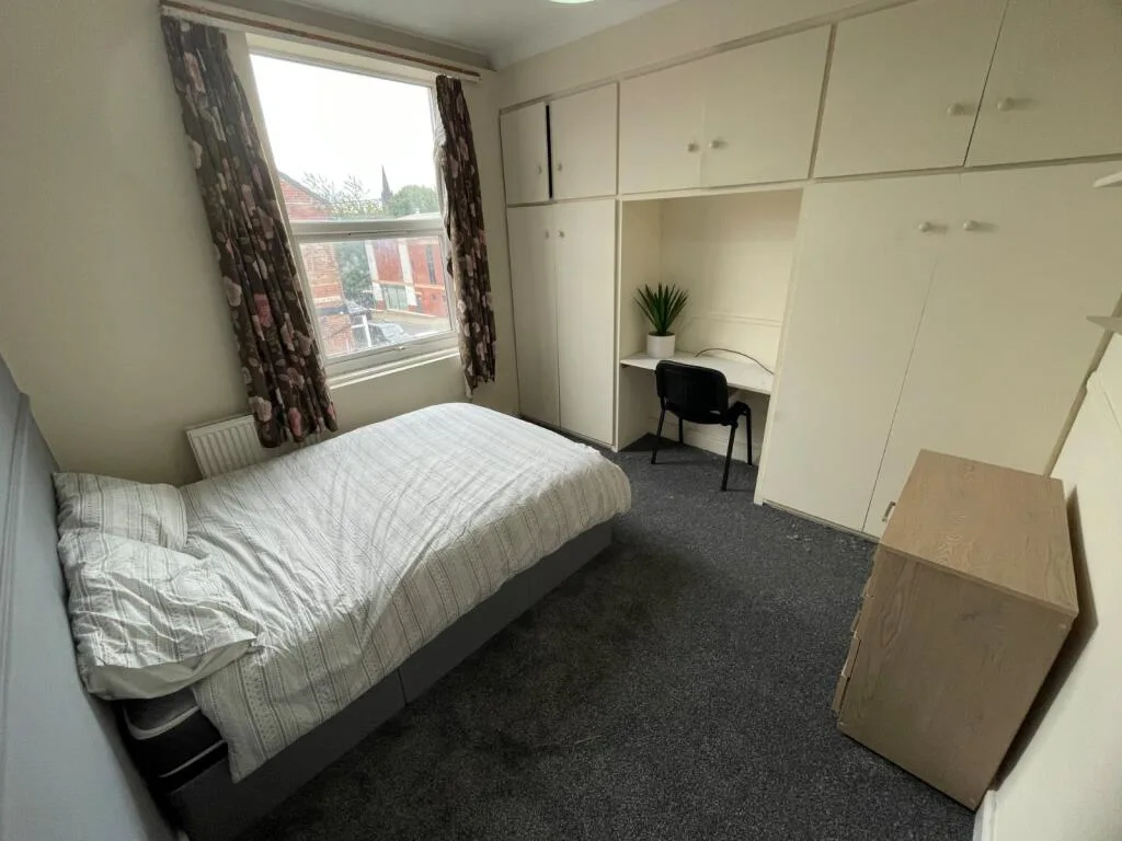 4 bedroom terraced house for rent