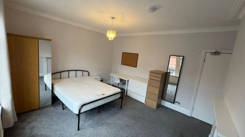 6 bedroom terraced house for rent