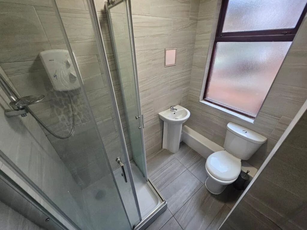 6 bedroom terraced house for rent