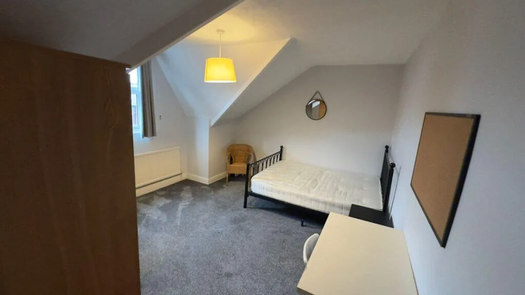 6 bedroom terraced house for rent
