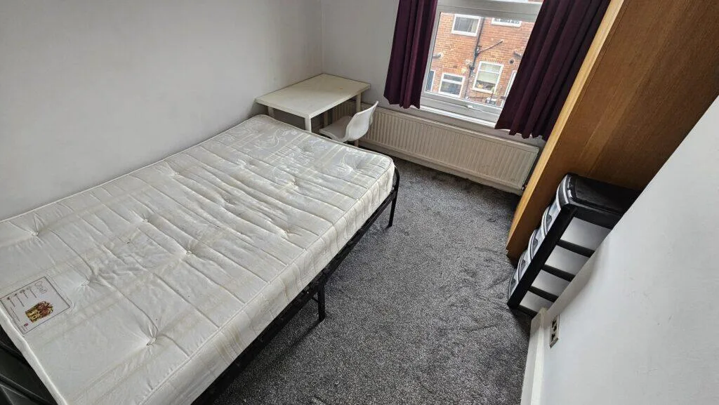 6 bedroom terraced house for rent