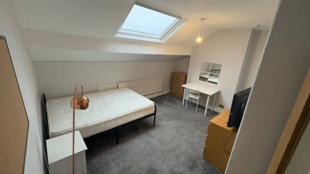 6 bedroom terraced house for rent