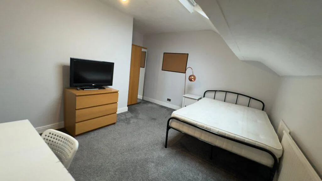 6 bedroom terraced house for rent