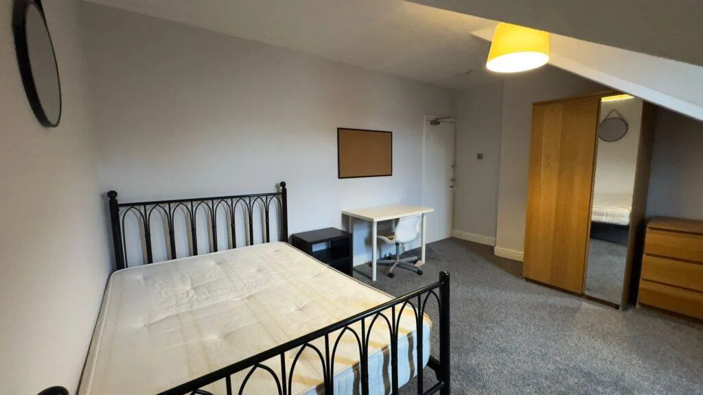6 bedroom terraced house for rent