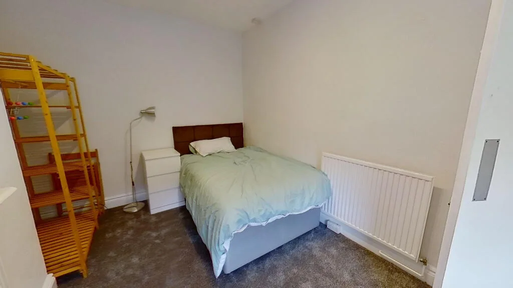 6 bedroom terraced house for rent