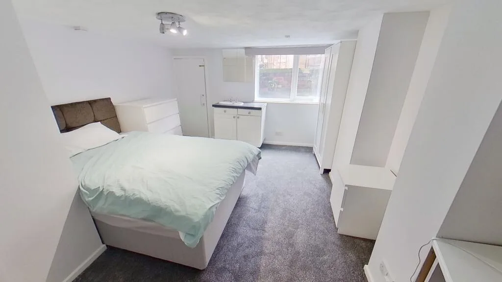 6 bedroom terraced house for rent