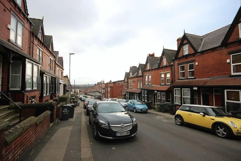 6 bedroom terraced house for rent