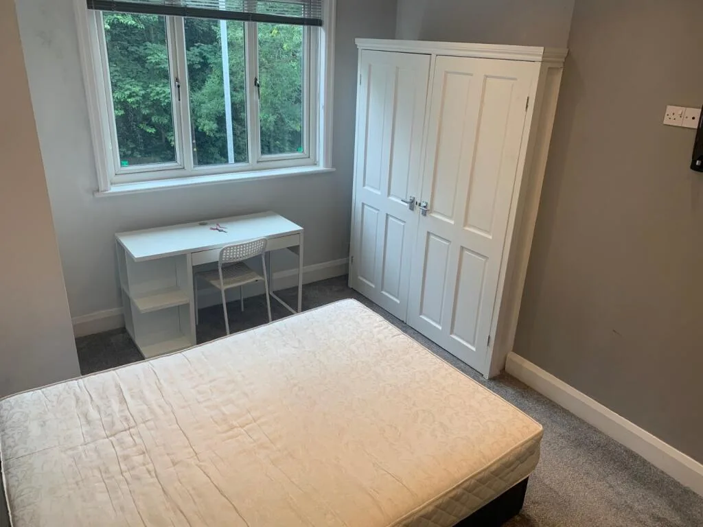 6 bedroom terraced house for rent