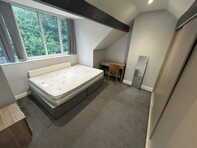 6 bedroom terraced house for rent