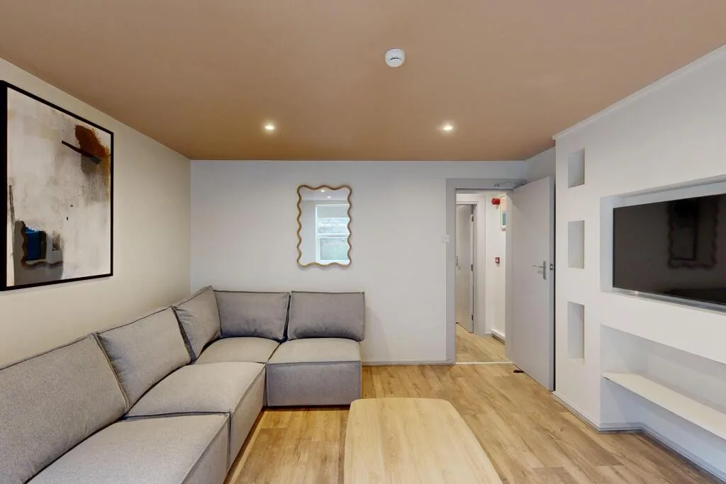 7 bedroom terraced house for rent