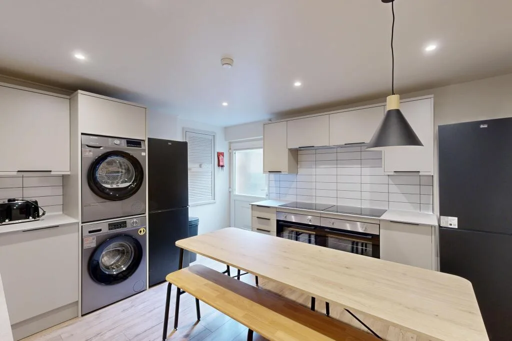 7 bedroom terraced house for rent