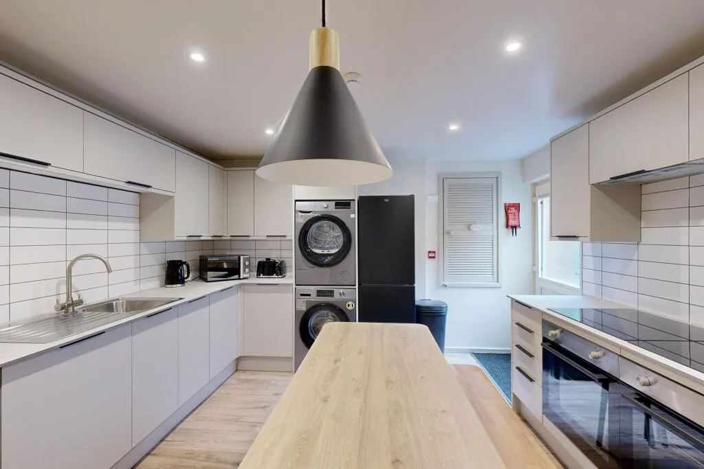 7 bedroom terraced house for rent