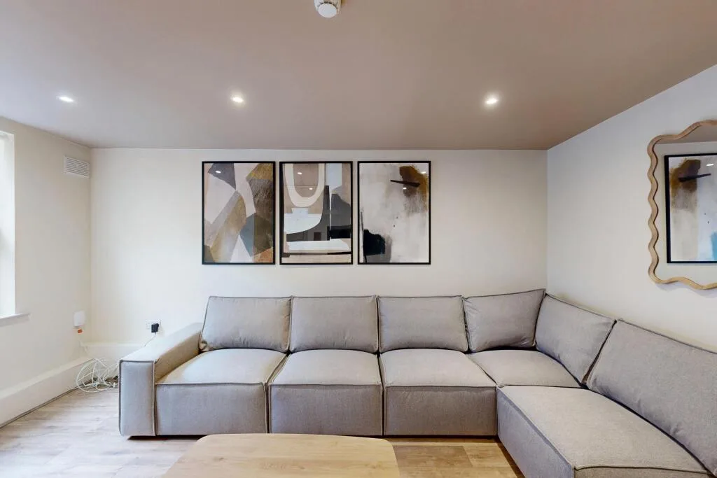 7 bedroom terraced house for rent