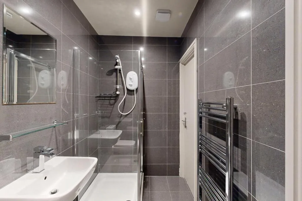 7 bedroom terraced house for rent
