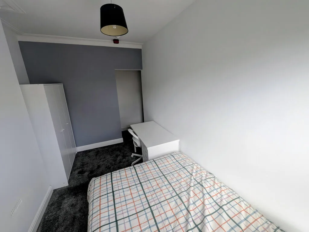 7 bedroom terraced house for rent