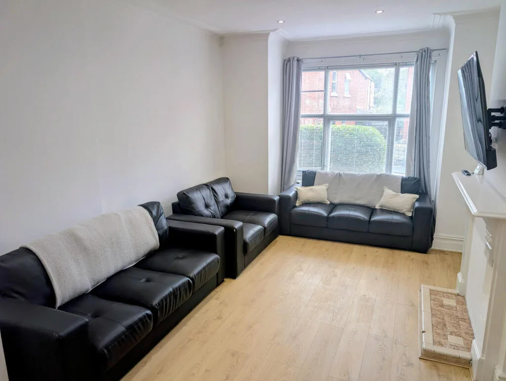 7 bedroom terraced house for rent