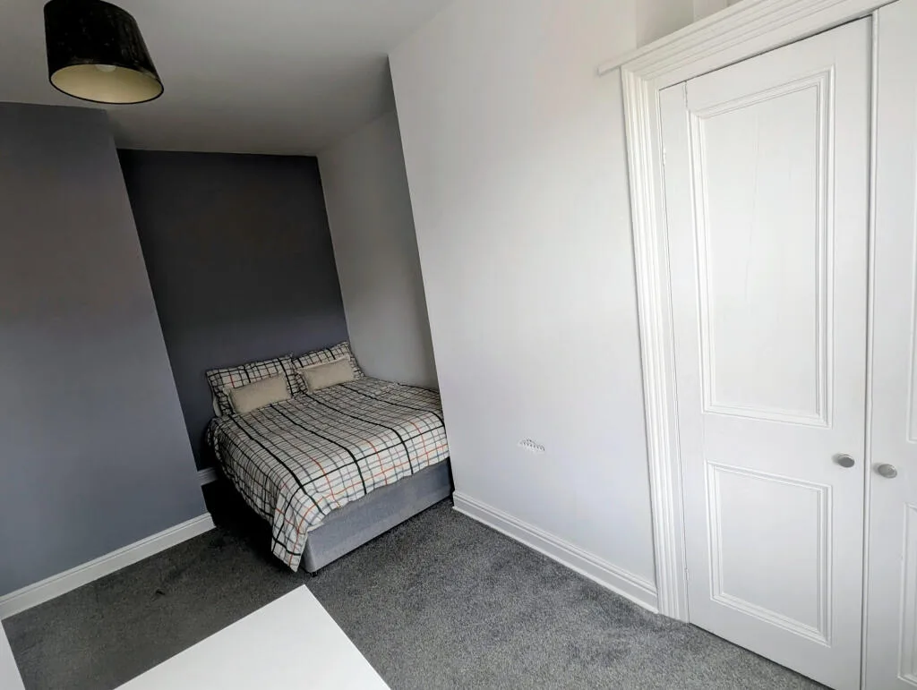7 bedroom terraced house for rent