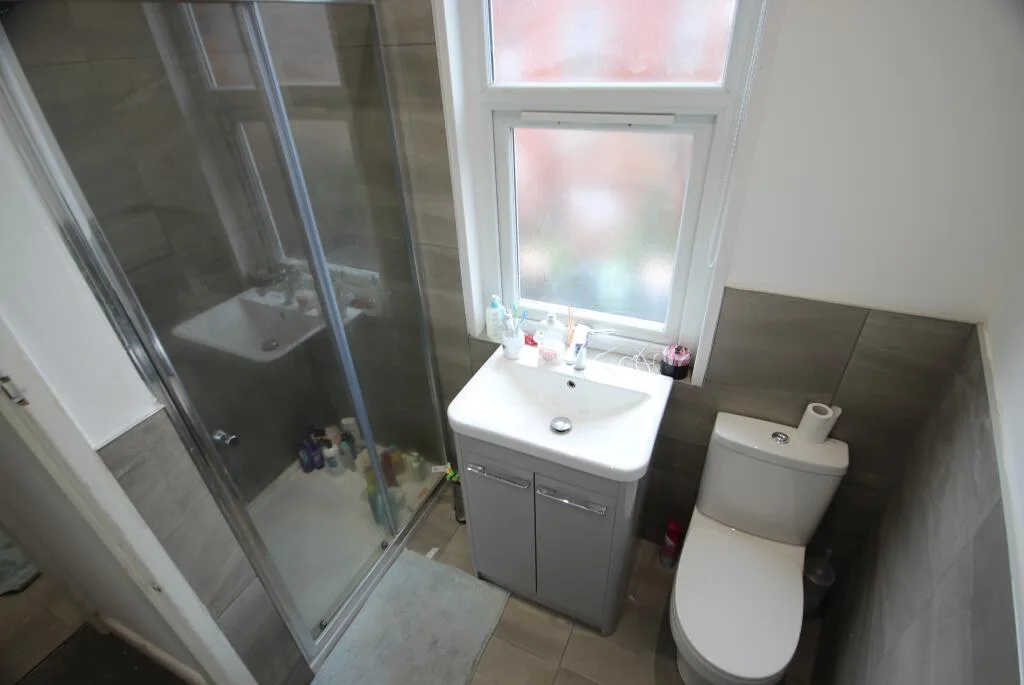 7 bedroom terraced house for rent