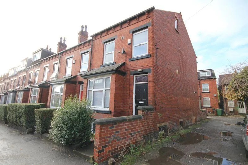 7 bedroom terraced house for rent
