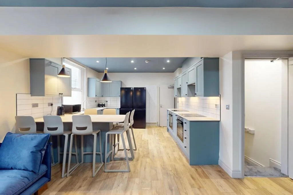 7 bedroom terraced house for rent