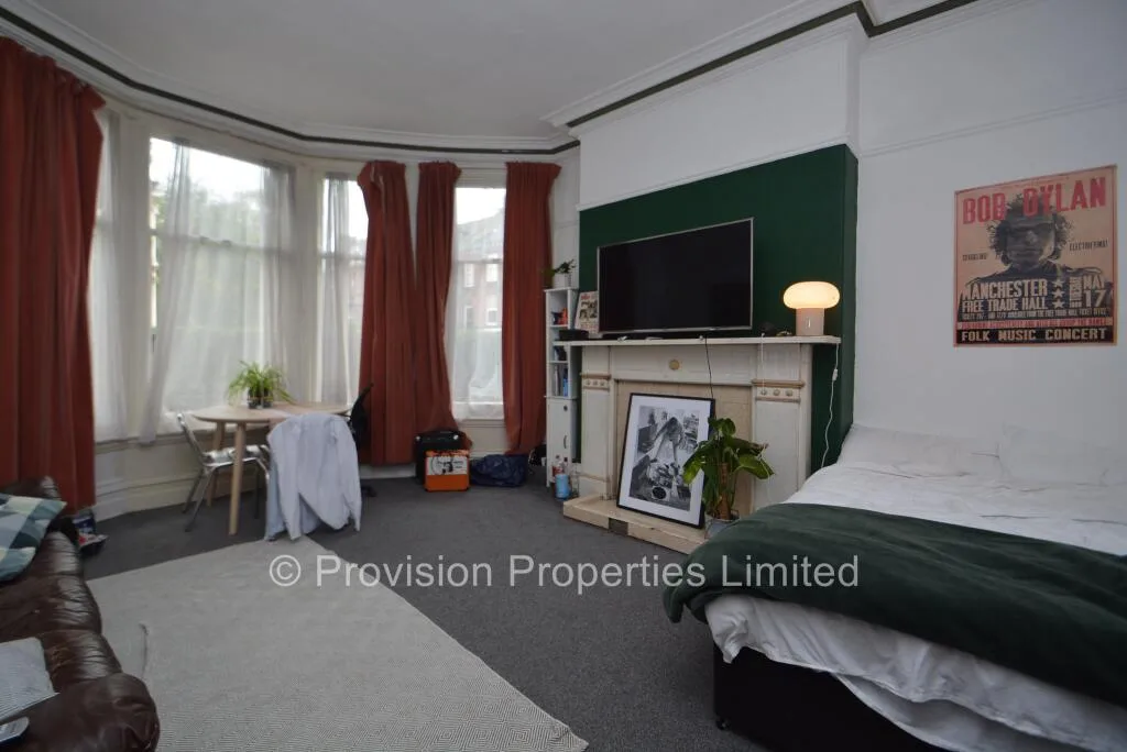 10 bedroom end of terrace house for rent