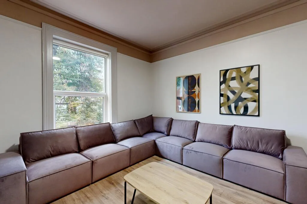 8 bedroom terraced house for rent