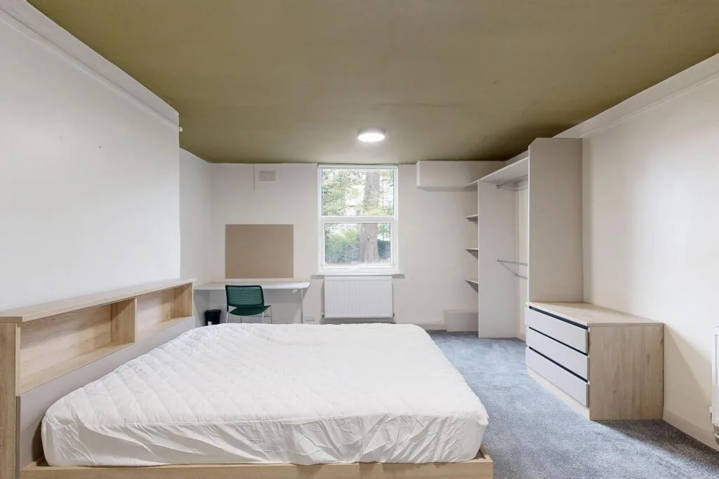 8 bedroom terraced house for rent