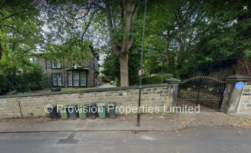 12 bedroom end of terrace house for rent