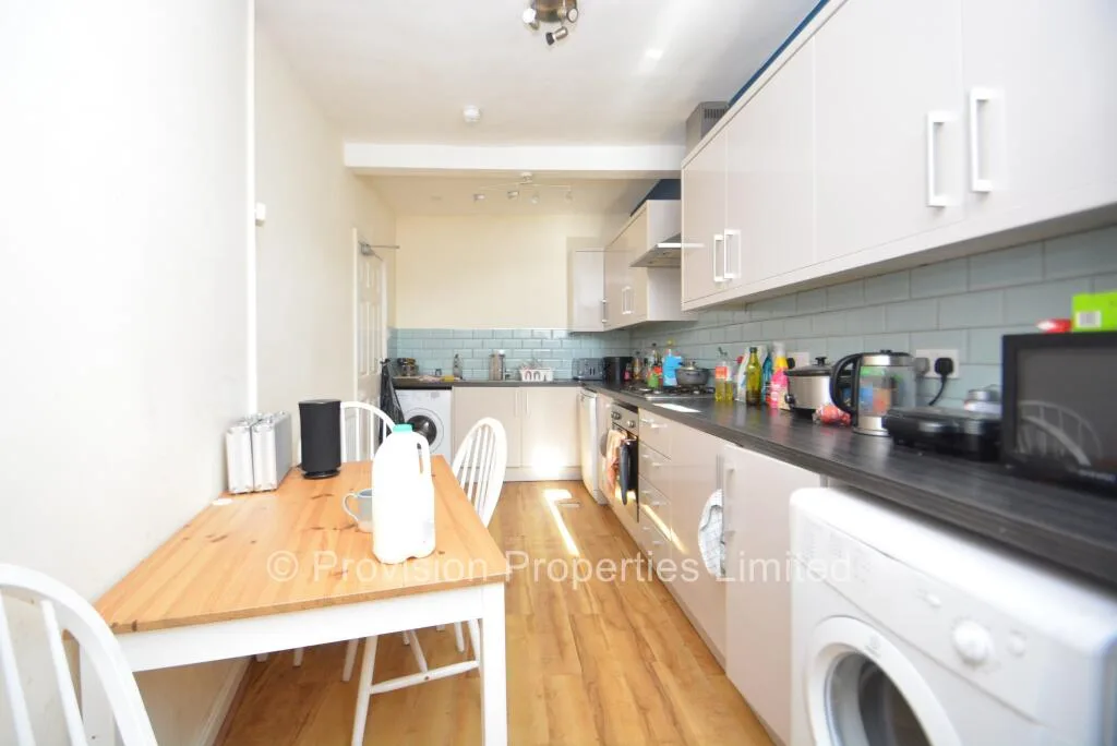 12 bedroom end of terrace house for rent