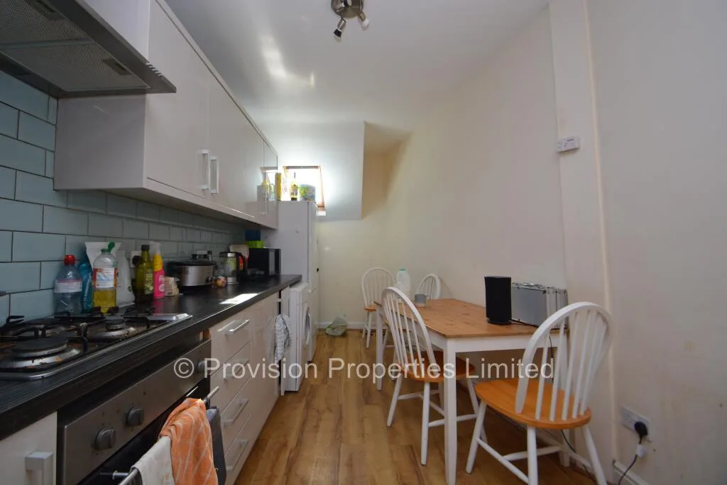 12 bedroom end of terrace house for rent