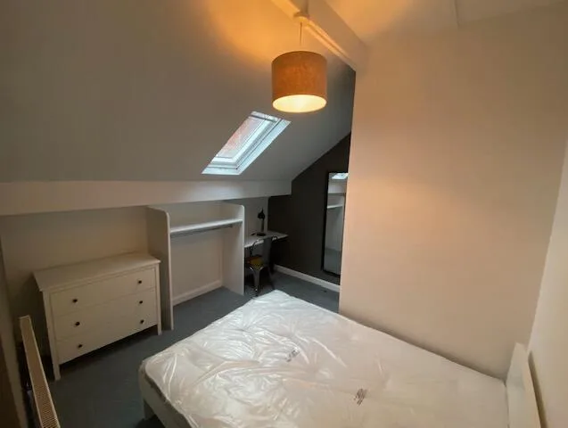 9 bedroom terraced house for rent
